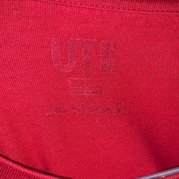 Kaws x Uniqlo Clean Red Slate Tee - Picture 2 of 4